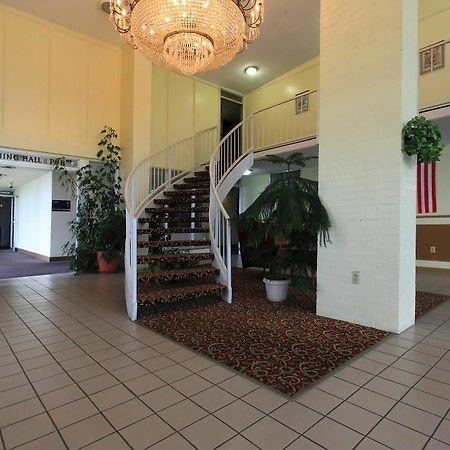 Americas Best Value Inn Newton Interior foto