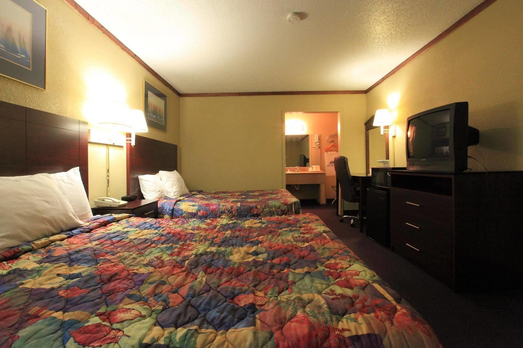 Americas Best Value Inn Newton Quarto foto